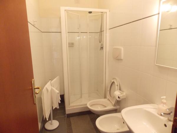 Albergo Roma : photo 4 de la chambre chambre double ou lits jumeaux