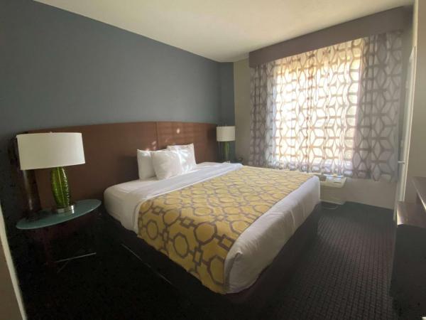 Baymont by Wyndham Colorado Springs : photo 4 de la chambre chambre lit king-size - non-fumeurs
