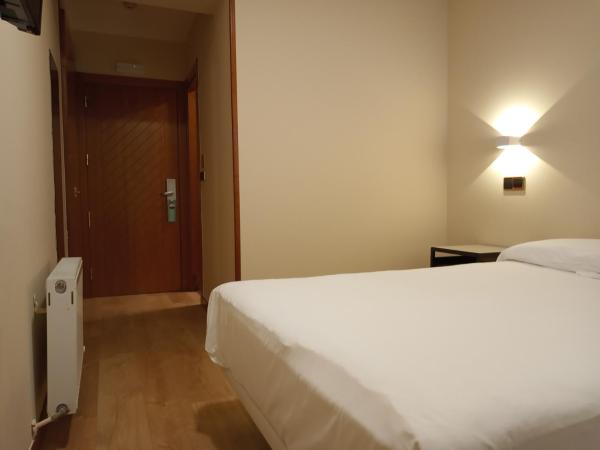 Pensión Begoña - centro ciudad : photo 2 de la chambre petite chambre double
