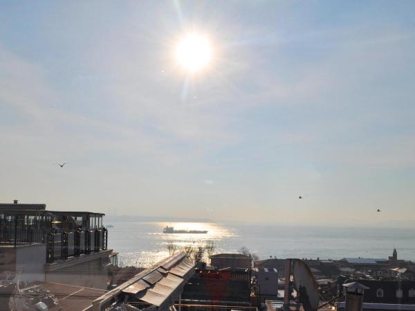 Antique Hostel : photo 8 de la chambre lit dans dortoir mixte de 4 lits avec vue sur la mer