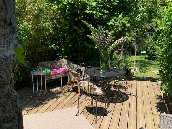 Le Jardin de LaCoste : photo 7 de la chambre suite avec terrasse - vue sur jardin