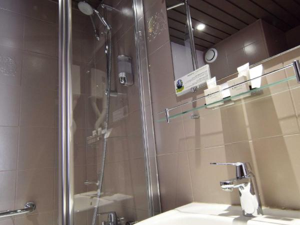 Alyss Saphir Cambronne Eiffel : photo 7 de la chambre chambre double