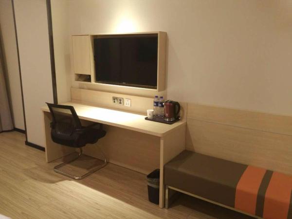 7Days Premium Xi'an Railway Station Central Plaza Airport Bus Branch : photo 3 de la chambre chambre lit queen-size premium