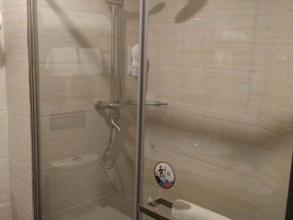 7Days Premium Xi'an Railway Station Central Plaza Airport Bus Branch : photo 4 de la chambre chambre lit queen-size premium