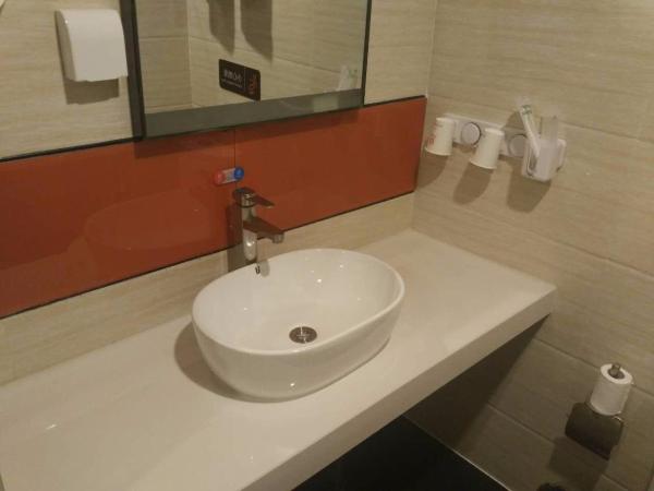 7Days Premium Xi'an Railway Station Central Plaza Airport Bus Branch : photo 5 de la chambre chambre lits jumeaux supérieure