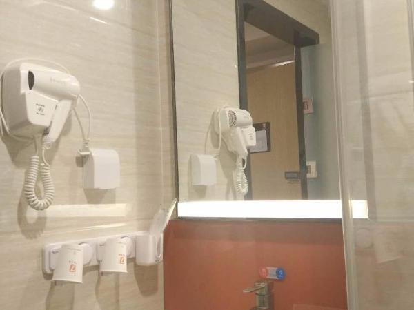 7Days Premium Xi'an Railway Station Central Plaza Airport Bus Branch : photo 8 de la chambre chambre lits jumeaux supérieure