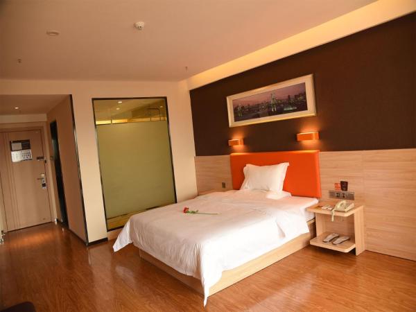 7Days Premium Chongqing Baishiyi Hot Spring Capital Branch : photo 5 de la chambre chambre supérieure lit queen-size
