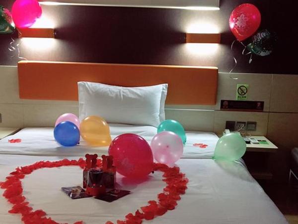 7Days Premium Shenzhen Songgang Yanchuan Branch : photo 1 de la chambre chambre lit queen-size premium