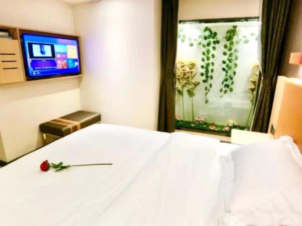 7Days Premium Chongqing Jiangbei International Airport Lushan Light Rail Station Branch : photo 3 de la chambre chambre double