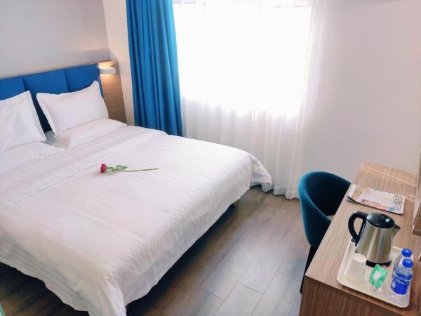 7Days Premium Shenzhen High Speed Rail North Station Minzhi Branch : photo 4 de la chambre chambre supérieure lit queen-size