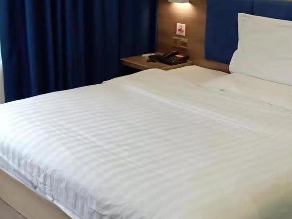 7Days Premium Shangdi Tiyu University Branch : photo 1 de la chambre chambre supérieure lit queen-size