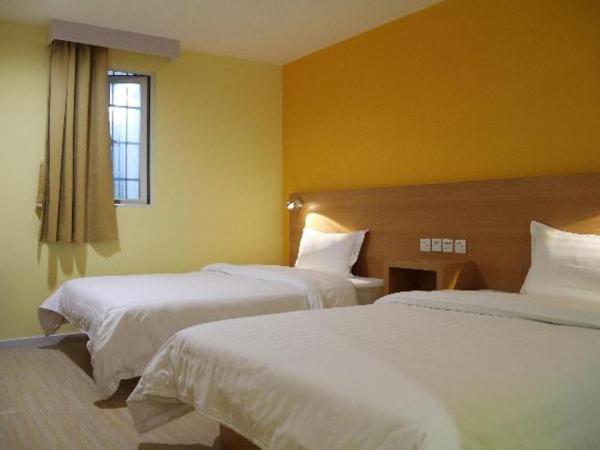 7Days Inn Chengdu Sports Centre Metro Station : photo 1 de la chambre chambre affaires lits jumeaux