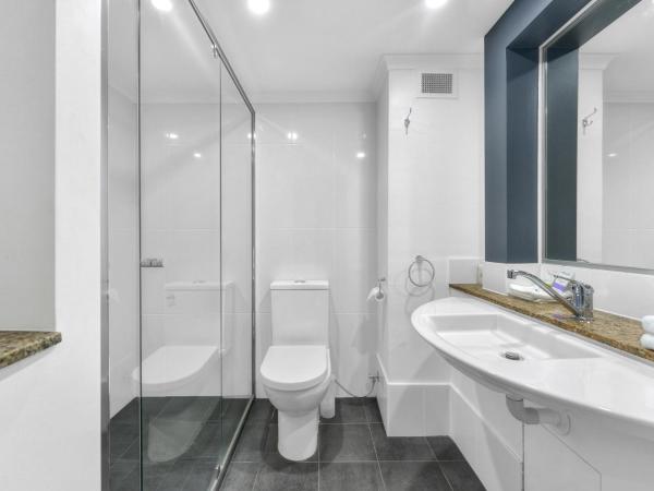 Airport Heritage Motel : photo 1 de la chambre chambre lit king-size deluxe