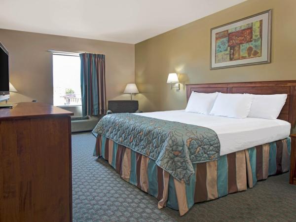 Days Inn by Wyndham Downtown St. Louis : photo 2 de la chambre chambre lit king-size deluxe - non-fumeurs