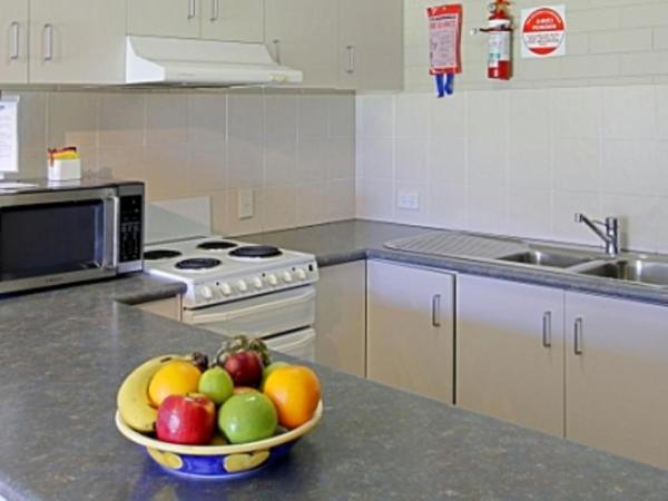 Main Beach Apartments : photo 5 de la chambre two-bedroom apartment - upper levels