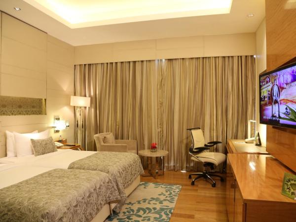 Taj City Centre Gurugram : photo 1 de la chambre superior room twin bed with upgrade to deluxe room (subject to avl),10% discount on food & soft beverages