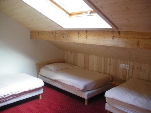 Hotel Le Grand Tetras : photo 4 de la chambre chambre triple avec lits simples