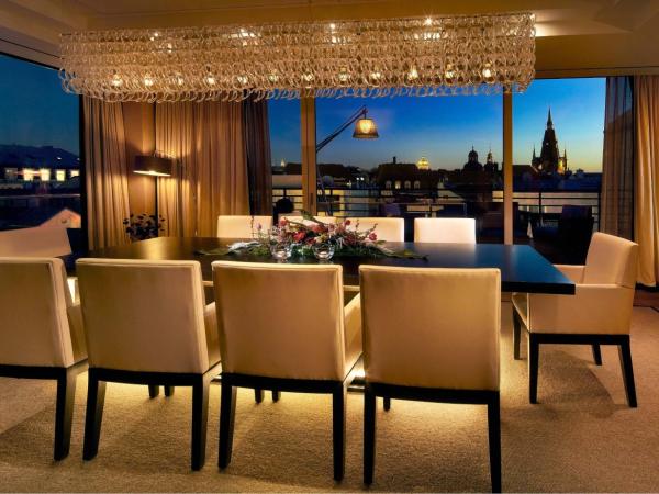 The Grand Mark Prague - The Leading Hotels of the World : photo 2 de la chambre suite présidentielle