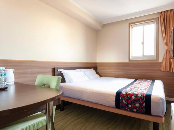 Dotonbori Hotel : photo 2 de la chambre chambre double avec petit lit double