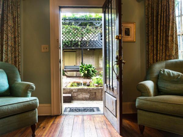 The Gastonian, Historic Inns of Savannah Collection : photo 8 de la chambre the garden room - superior king