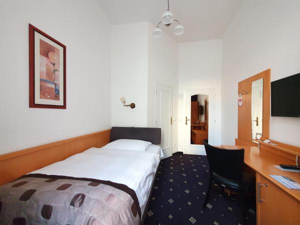 Máchova : photo 5 de la chambre chambre simple standard