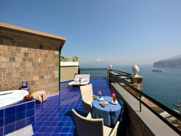 Hotel Bristol : photo 8 de la chambre suite avec baignoire spa