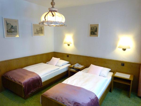 Hotel Wurms : photo 2 de la chambre chambre double