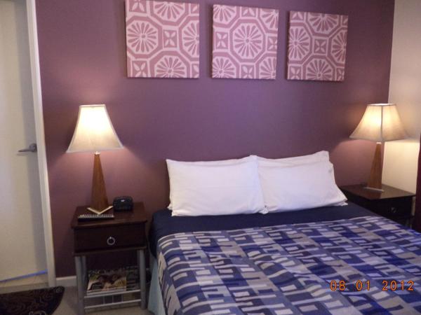 Arcadian Bed & Breakfast : photo 3 de la chambre chambre lit queen-size avec salle de bains privative