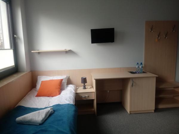 Hostel Załogowa : photo 3 de la chambre chambre triple confort avec douche