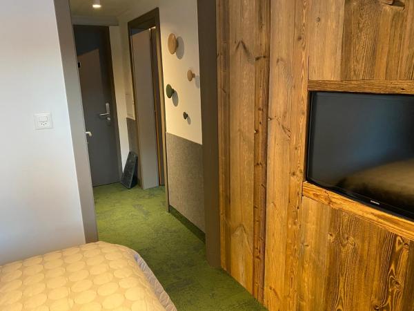 Hotel Les Etagnes : photo 6 de la chambre chambre familiale supérieure