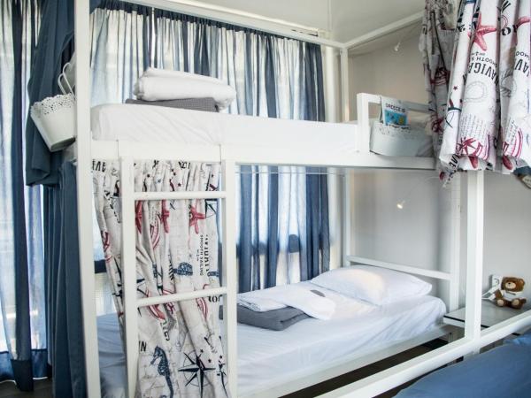 Thanasis Place : photo 2 de la chambre lit simple dans dortoir de 4 lits