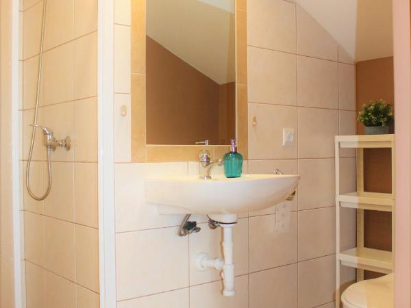 Szafirowy Zakątek : photo 9 de la chambre chambre quadruple avec salle de bains privative