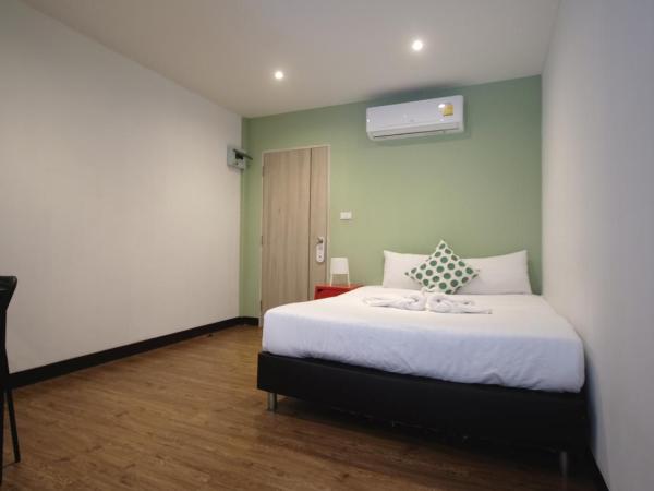 Resort V - MRT Huai Khwang : photo 5 de la chambre chambre double standard