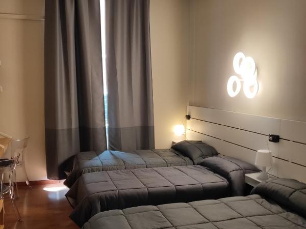 Hotel La Vignetta : photo 5 de la chambre chambre triple