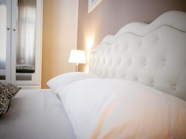 Villa di Nera B&B : photo 3 de la chambre chambre lit queen-size avec baignoire spa