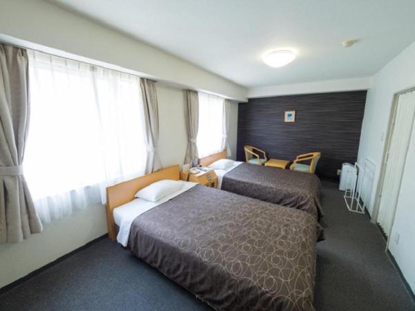 Hotel Shin Osaka : photo 7 de la chambre chambre lits jumeaux standard avec lit d'appoint - non-fumeurs