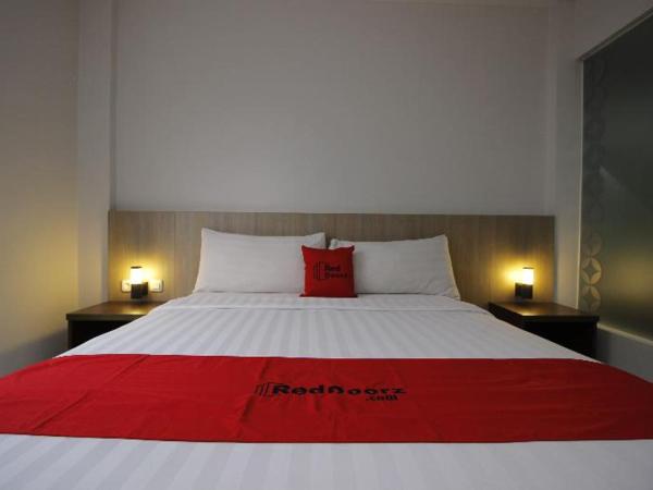 RedDoorz Plus @ TB Simatupang : photo 2 de la chambre room #385766609