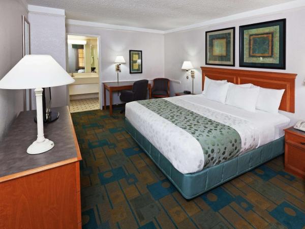 La Quinta Inn by Wyndham Austin Oltorf : photo 2 de la chambre chambre lit king-size