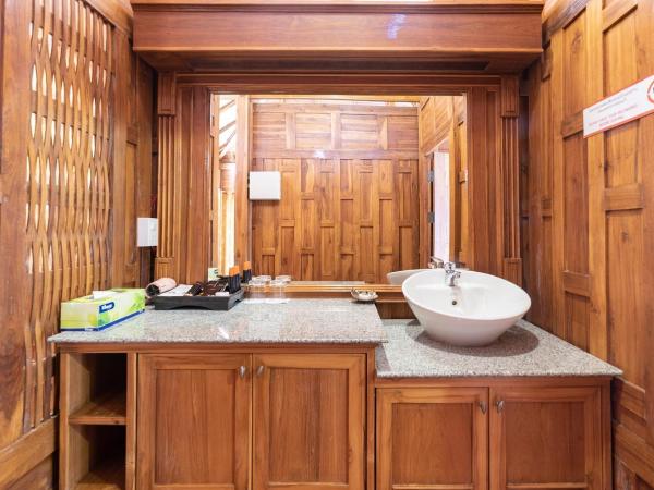 Phi Phi The Beach Resort : photo 5 de la chambre villa deluxe avec transfert gratuit pour la jetée de tonsai - vue sur mer