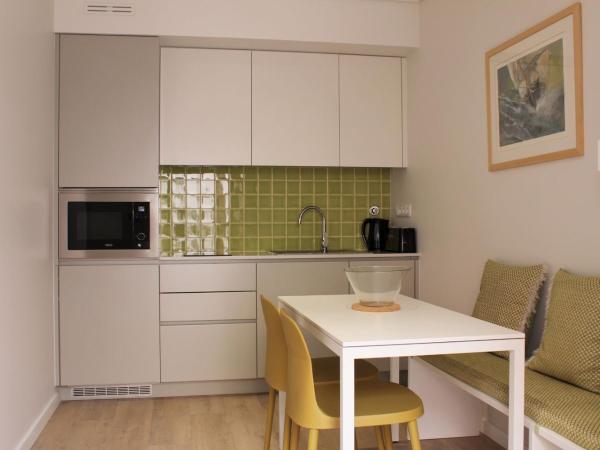 Cardeal Suites & Apartments : photo 4 de la chambre studio avec vue sur jardin