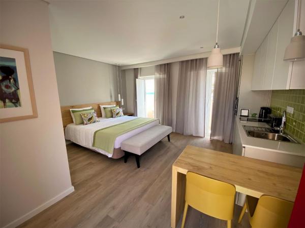 Cardeal Suites & Apartments : photo 8 de la chambre studio avec balcon