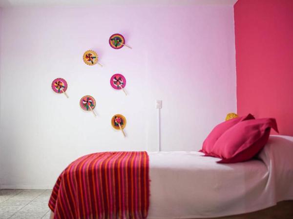 Hostal Tlaquepaque : photo 1 de la chambre chambre triple avec salle de bains privative