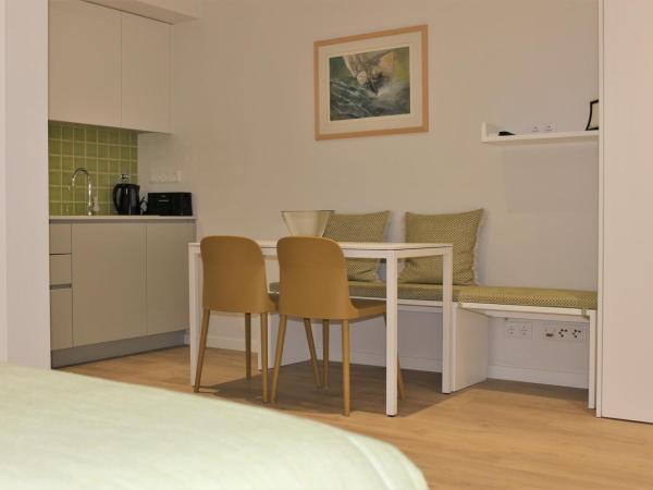 Cardeal Suites & Apartments : photo 3 de la chambre studio avec vue sur jardin