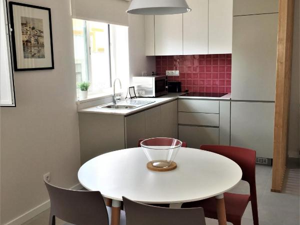 Cardeal Suites & Apartments : photo 10 de la chambre appartement supérieur