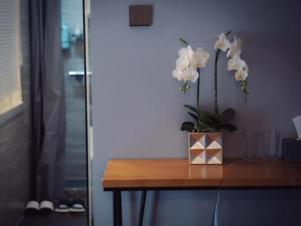 Shanghai Downtown Hills Boutique Guesthouse - Near Metro Line 7, Exit 3, Changping Road : photo 4 de la chambre yunnan family room with terrace