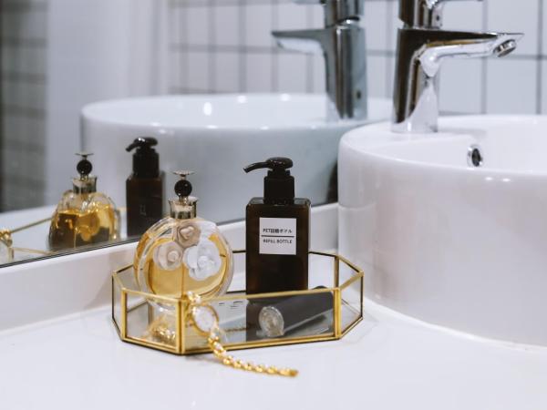 Shanghai Downtown Hills Boutique Guesthouse - Near Metro Line 7, Exit 3, Changping Road : photo 2 de la chambre ethiopia queen room with patio