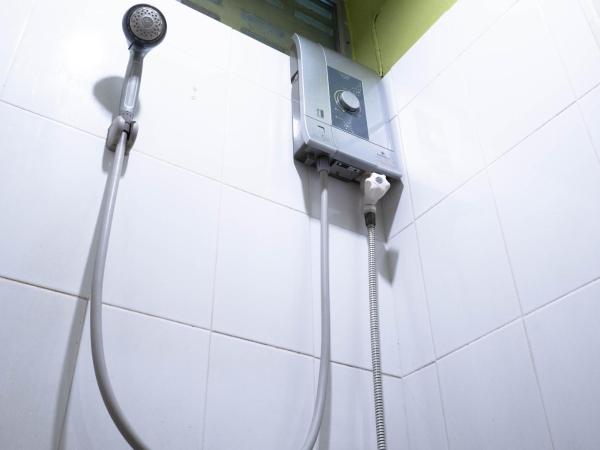 Chan Cha La 99 Hostel : photo 5 de la chambre chambre simple avec salle de bains extérieure privative