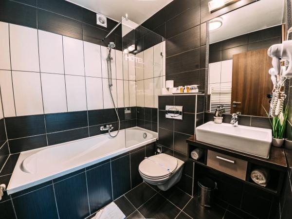 Hotel Auris : photo 6 de la chambre chambre double ou lits jumeaux standard