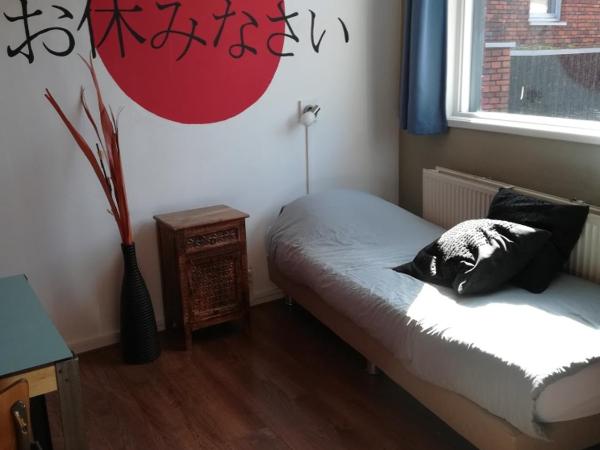 Simplon Hostel : photo 4 de la chambre chambre lits jumeaux standard