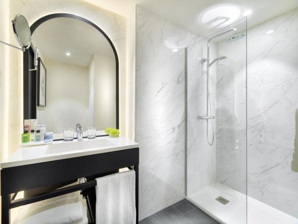 H10 Puerta de Alcalá : photo 2 de la chambre room #9039259